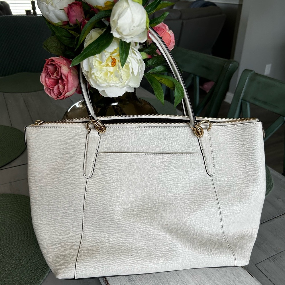 Coach Purse - like new
